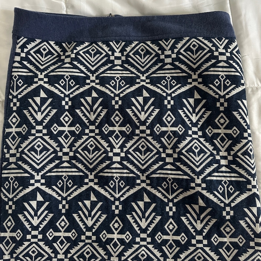 Geometric Patterned Navy and White Skirt
